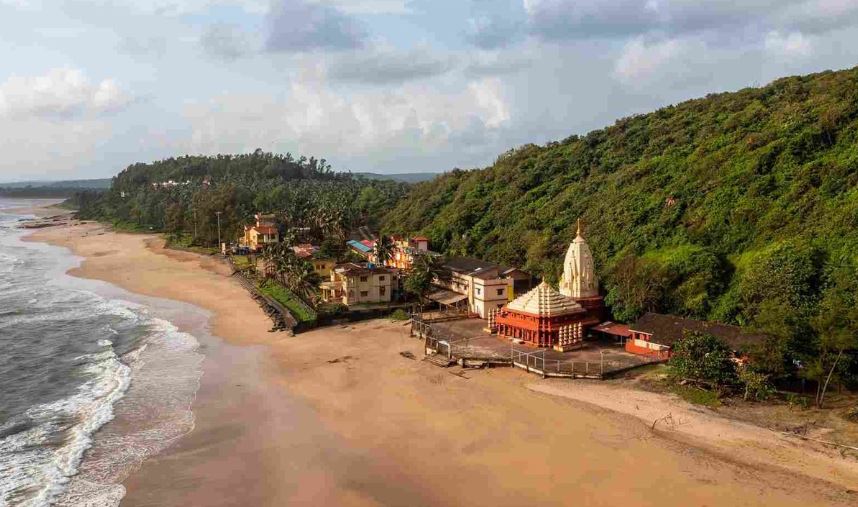 Ganpatipule temple with beach view 